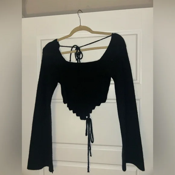 Elegant Black Knit Women's cropped sweater - Picture 1 of 5